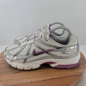 Nike Womens Size 7.5 White Purple Air Cushioned Running Shoes 318248-101